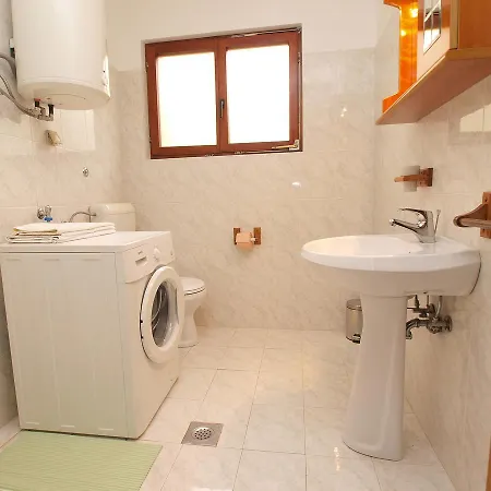 アパート Cocaletto 1047 ロヴィニ